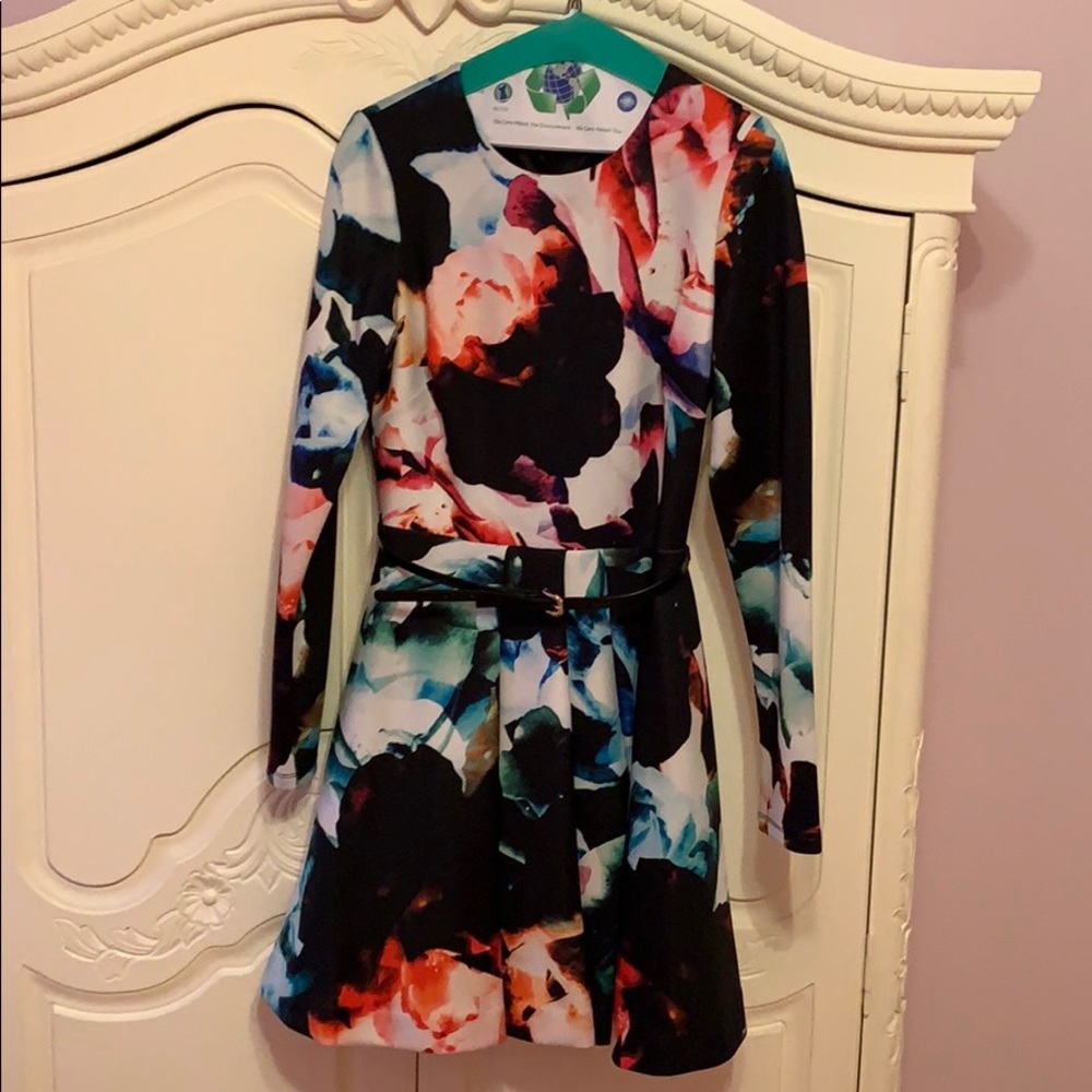 Beautiful Floral Bebe dress!!!